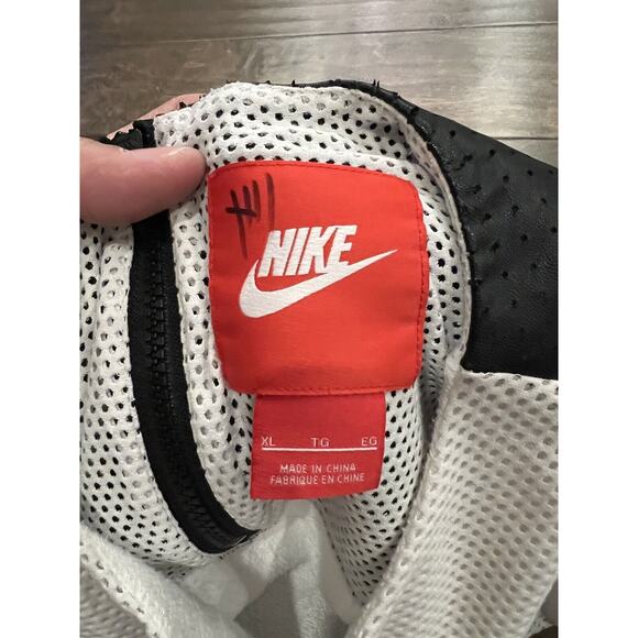 Nike Womens White Black Perforated 3/4 Sleeve Crew Top Size XL 749122-100 $120 - Picture 5 of 12